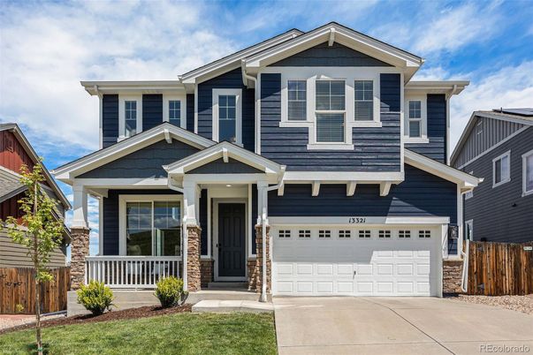 Attached, Exterior, Facade, American Craftsman