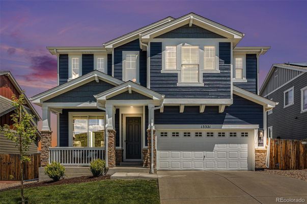 Attached, Exterior, Facade, American Craftsman