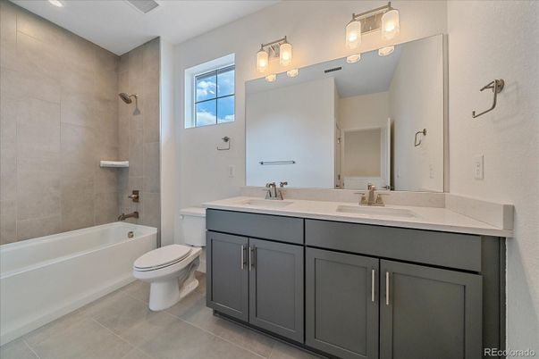 Bathroom, Dual Sink Vanities, Interior