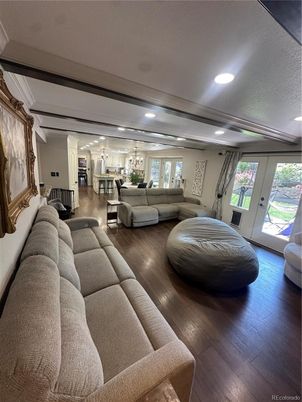 Interior, Living room, Pendant Lights, Recessed Lighting, Wood Texture Flooring