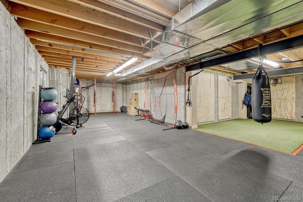 Fitness Equipment, Interior, Wooden Beams
