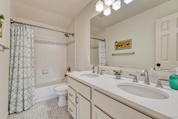 Bathroom, Dual Sink Vanities, Interior