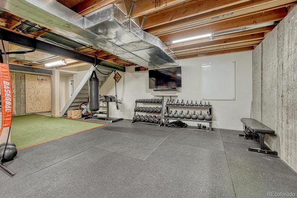Fitness Equipment, Interior, Wooden Beams