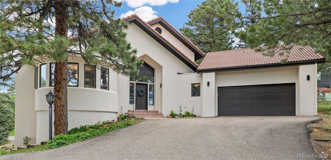 Attached, Exterior, Facade, Mediterranean