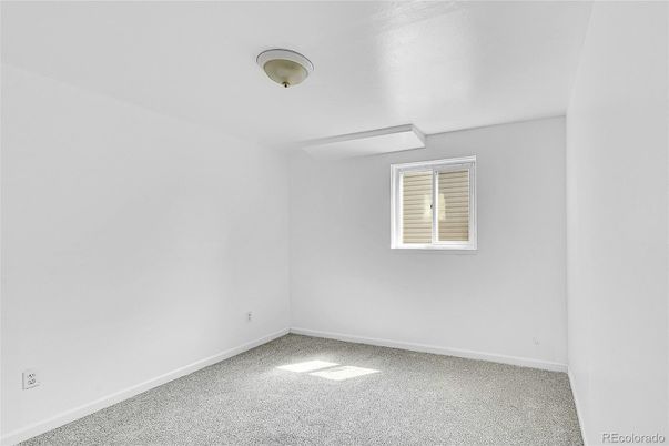 Empty room, Interior