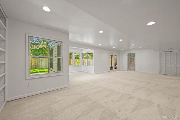 Empty room, Interior, Recessed Lighting