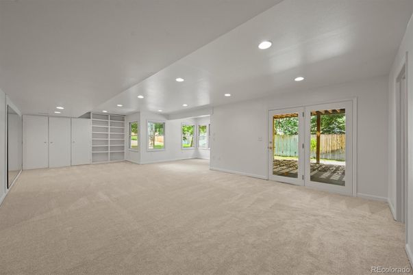 Empty room, Interior, Recessed Lighting