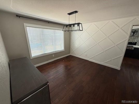 Interior, Pendant Lights, Wood Texture Flooring