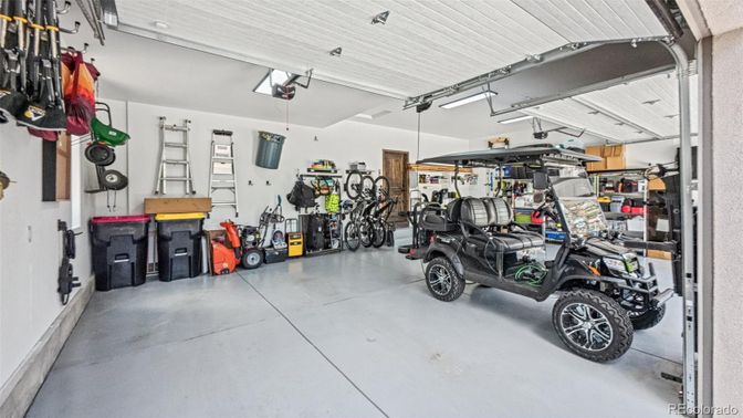 Garage, Interior
