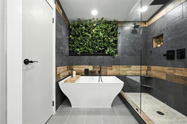 Bathroom, Free Standing Baths, Glass Shower, Interior, Recessed Lighting