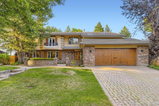 Attached, Exterior, Facade, Brick Facade, Raised Ranch
