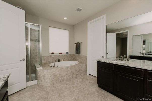 Bathroom, Dual Sink Vanities, Interior, Recessed Lighting