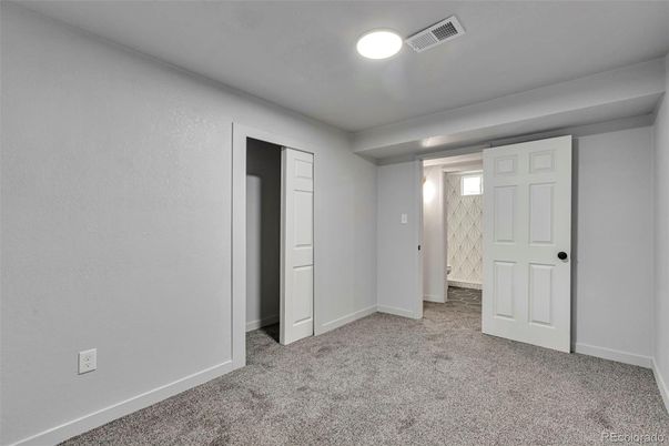 Elevator, Empty room, Interior