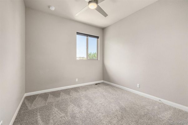 Empty room, Interior
