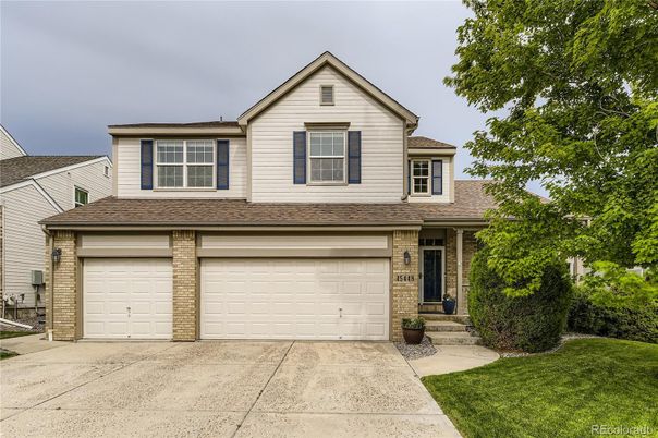Attached, Exterior, Facade, Brick Traditional