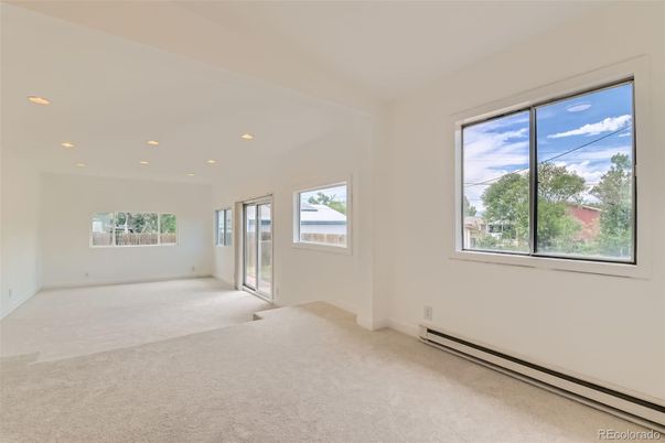 Empty room, Interior, Recessed Lighting