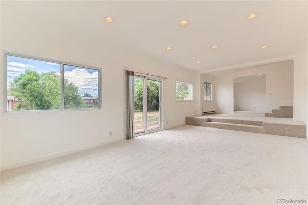 Empty room, Interior, Recessed Lighting