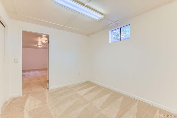 Empty room, Interior