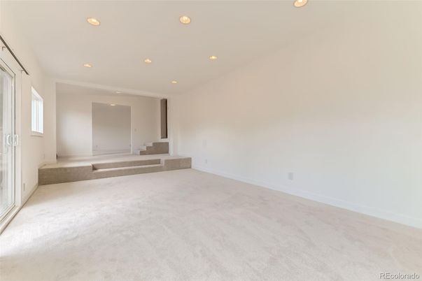 Empty room, Interior, Recessed Lighting
