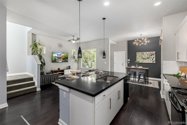 Dining room, Interior, Kitchen, Pendant Lights, Recessed Lighting, Wood Texture Flooring