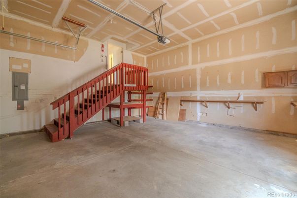 Garage, Interior