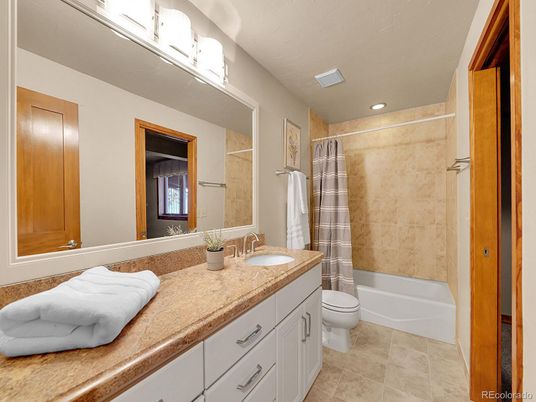 Bathroom, Interior, Recessed Lighting