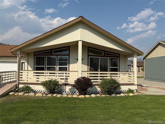 Attached, Exterior, Facade, American Craftsman