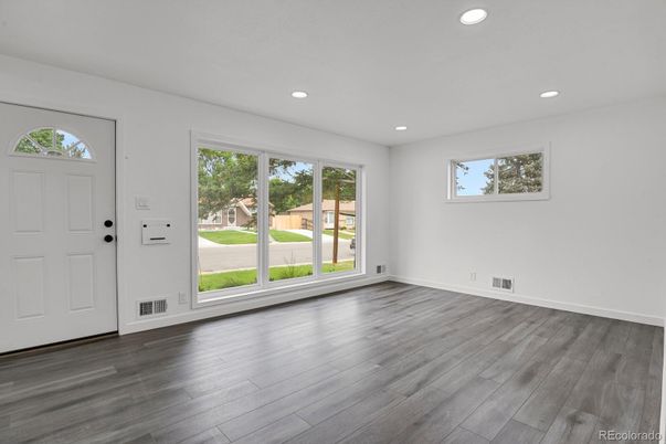 Empty room, Interior, Recessed Lighting, Wood Texture Flooring