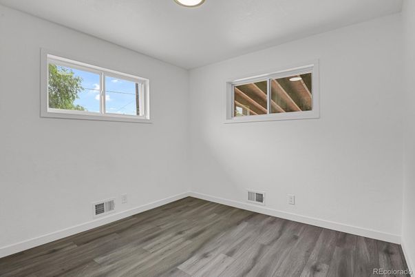 Empty room, Interior, Recessed Lighting, Wood Texture Flooring
