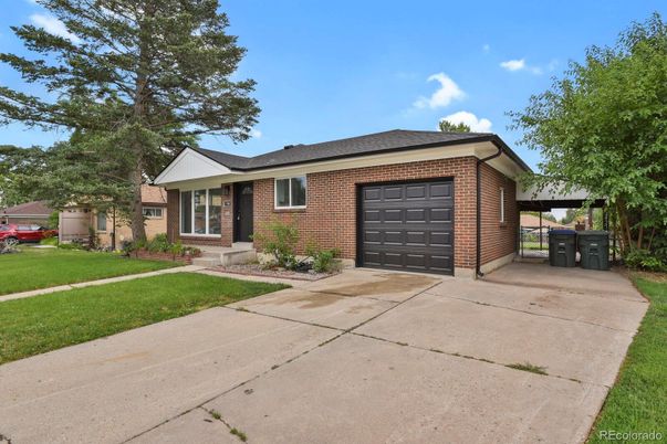 Attached, Exterior, Facade, Brick Facade, Ranch