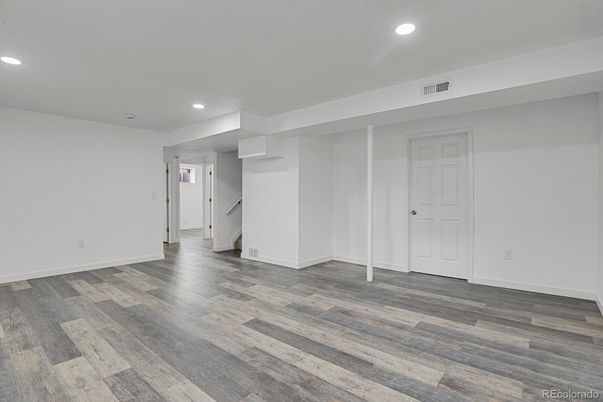 Empty room, Interior, Recessed Lighting, Wood Texture Flooring