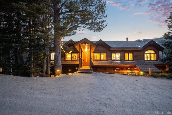 Exterior, Facade, Log Home