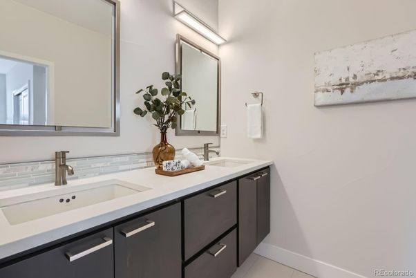 Bathroom, Dual Sink Vanities, Interior