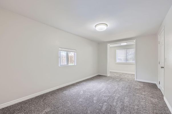 Empty room, Interior
