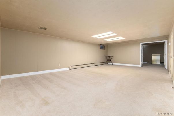 Empty room, Interior, Recessed Lighting