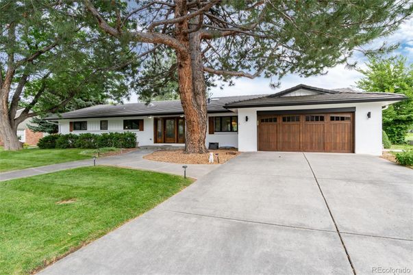 Attached, Exterior, Facade, Ranch