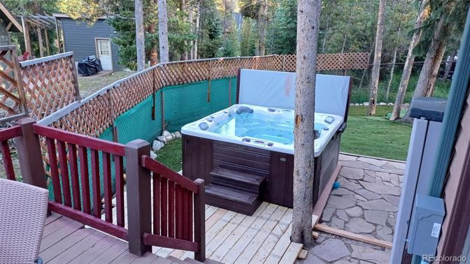 Exterior, Hot Tub