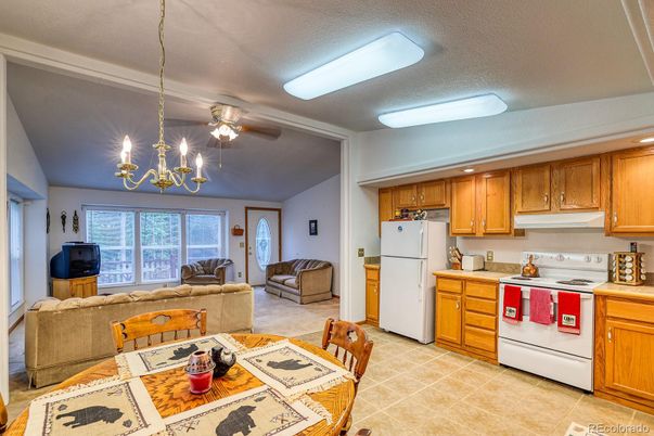 Chandelier, Dining room, Interior, Kitchen, Living room, Recessed Lighting