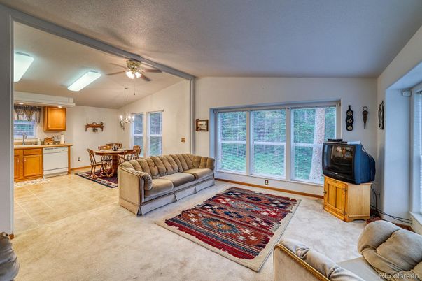 Chandelier, Dining room, Interior, Kitchen, Living room