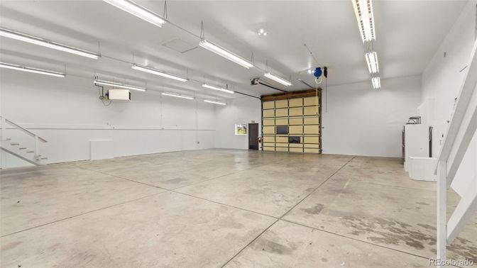 Garage, Interior