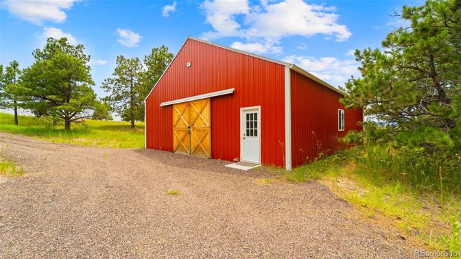 Backyard, Detached Garage, Exterior