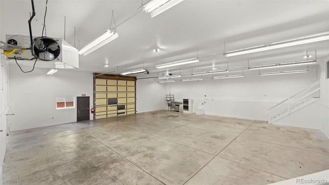 Garage, Interior
