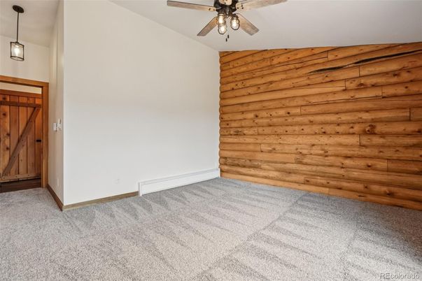 Empty room, Interior, Pendant Lights, Wooden Walls