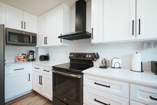 Interior, Kitchen, Stainless Steel Appliances, Wood Texture Flooring