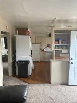 Interior, Kitchen, Utility Closets, Washer, Wood Texture Flooring