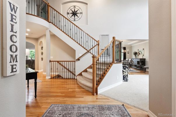 Interior, Piano, Recessed Lighting, Wood Texture Flooring