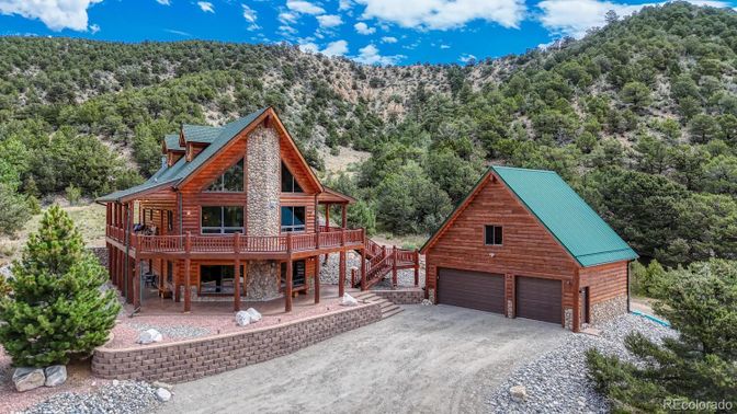 Backyard, Detached Garage, Exterior
