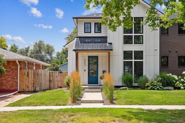 Exterior, Facade, Brick Facade, Farmhouse