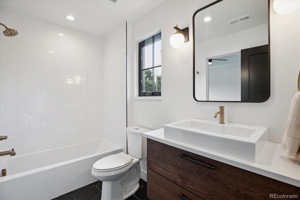 Bathroom, Interior, Recessed Lighting