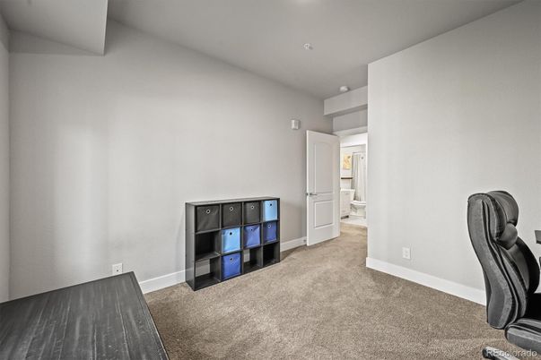 Home Office, Interior